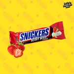 Snickers Berry Whip, barre chocolatée snickers fourrée à la fraise et aux cacahuètes.