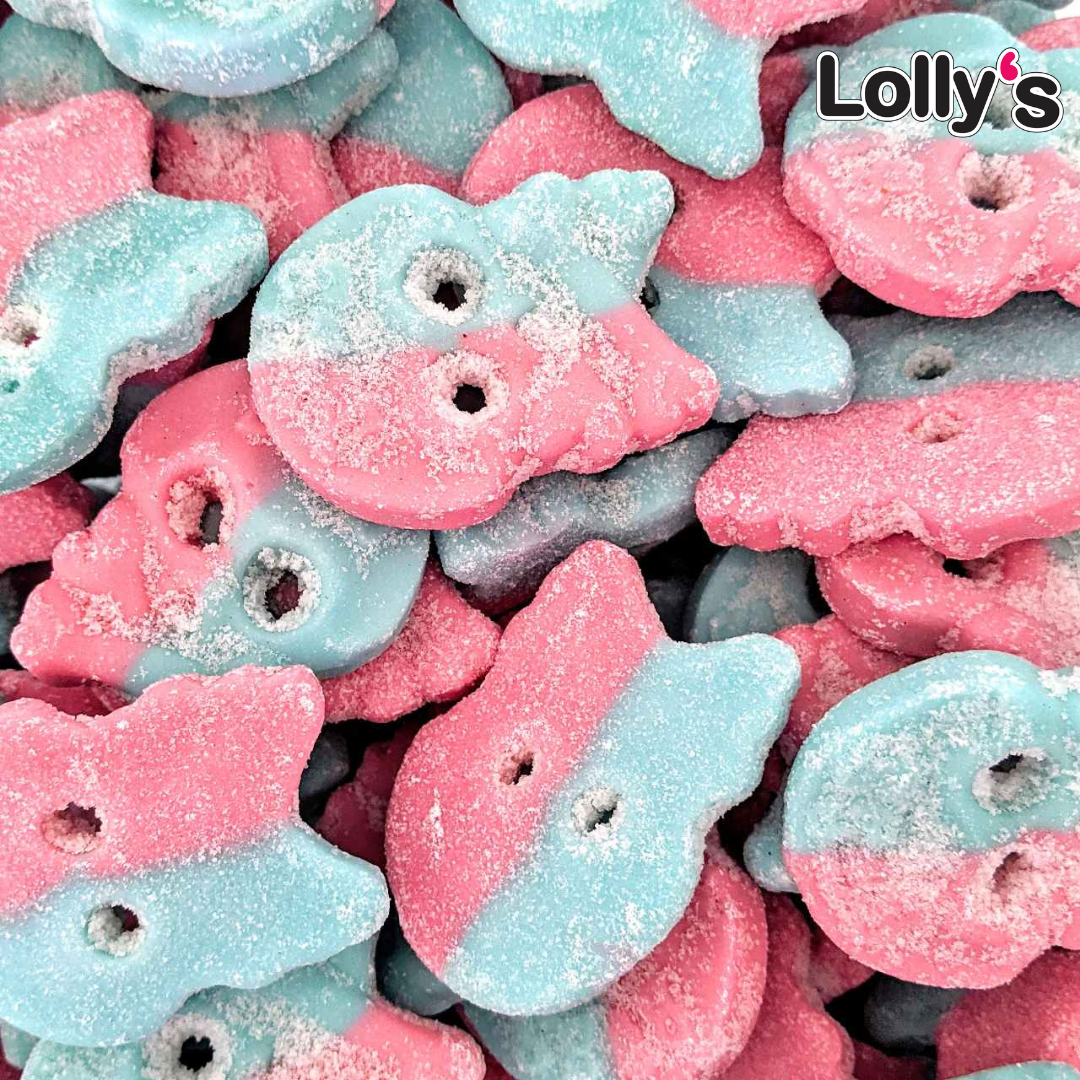 Fizzy Bubble Gum Skulls 100g, les bonbons acidulés en forme originale de tête de mort ! Ces bonbons bicolores ont un délicieux goût de bubblegum. 