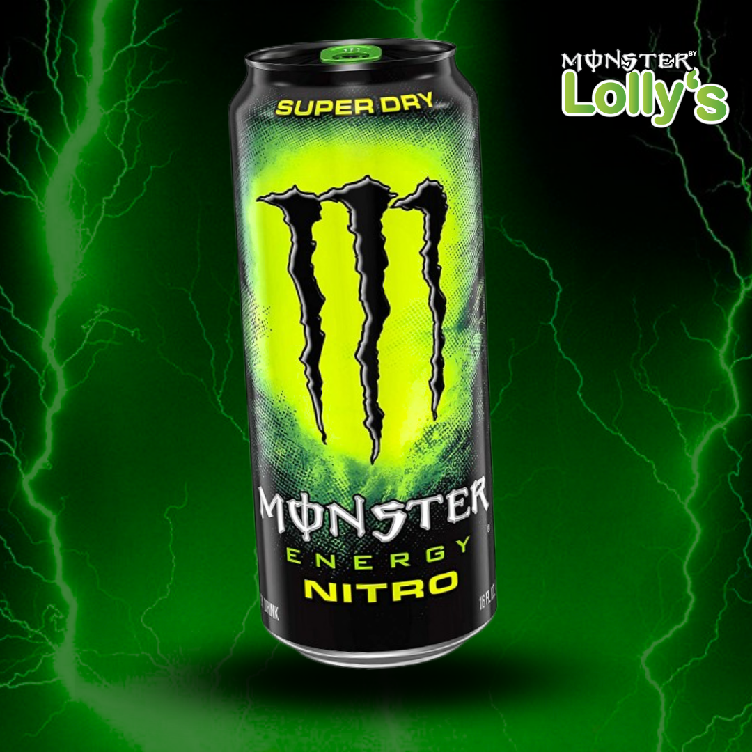 Sur cette image, il y a la Monster Energy Nitro Superdry au milieu avec un fond noir et des éclairs vert et un logo Monster x Lolly’s en haut à droite 