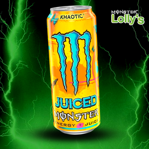 Sur cette image, il y a la Monster Energy Juiced Khaotic au milieu avec un fond noir et des éclairs vert et un logo Monster x Lolly’s en haut à droite 