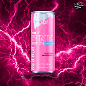 canette de RedBull Pink edition de couleur rose flashy. Canette disposée sur un fond noir et rose, des éclairs pour mettre en avant le côté énergique de la boisson.