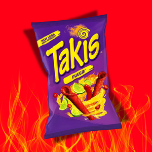 Découvrez les Takis Fuego ! Le paquet, présenté sur un fond rouge vif et entouré de flammes, arbore un design moderne et accrocheur. Le logo Takis en jaune contraste avec le violet du paquet.